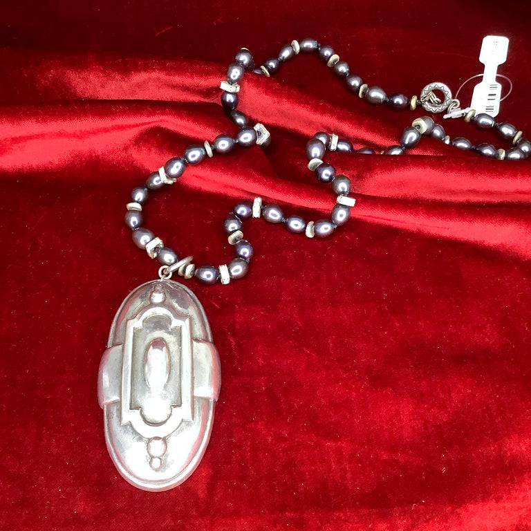 Pearl and Pendant Necklace